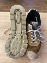 Load image into Gallery viewer, 7.5 New Balance Men's Shoes
