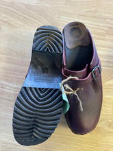 Load image into Gallery viewer, Women's Shoe Size 39 Troentorp Maroon Clogs