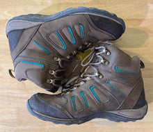 Load image into Gallery viewer, Women's Shoe Size 9 Eastland Brown Hiking Boots