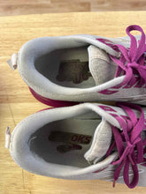 Load image into Gallery viewer, Women's Shoe Size 7 Brooks Grey Running Shoes