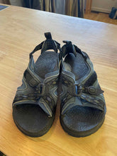 Load image into Gallery viewer, Shoe Size 7 Nike Blue Sandals