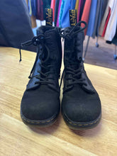 Load image into Gallery viewer, Doc Martens Boots