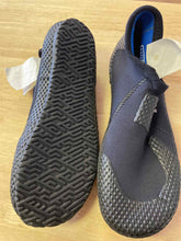 Load image into Gallery viewer, Aqua Lung Water Shoes