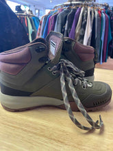 Load image into Gallery viewer, Shoe Size 8.5 vasque Brown Boots