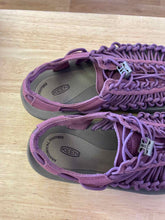 Load image into Gallery viewer, Shoe Size 7 Keen Purple Sandals