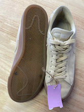 Load image into Gallery viewer, 9 Nike Men's Shoes
