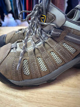 Load image into Gallery viewer, Women's Shoe Size 9 Keen Brown Hiking Shoes