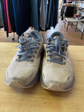 Load image into Gallery viewer, Women's Shoe Size 8 Brooks Lavender Running Shoes