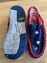 Load image into Gallery viewer, Shoe Size 7.5 Keen Purple Sandals