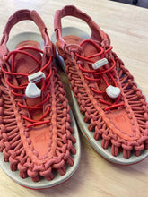 Load image into Gallery viewer, Shoe Size 7 Keen Coral Sandals