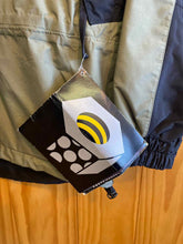 Load image into Gallery viewer, Women Size 8 Mountain Hardwear Green Women's Jacket