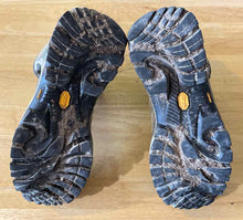 Load image into Gallery viewer, Shoe Size 6 vasque Brown Boots