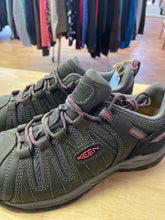Load image into Gallery viewer, Women's Shoe Size 9 Keen Dark Grey Hiking Shoes