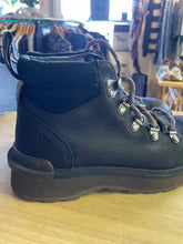 Load image into Gallery viewer, Women's Shoe Size 5 Sorel Black Boots