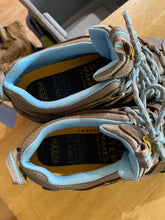 Load image into Gallery viewer, Women's Shoe Size 7.5 Keen Brown Hiking Shoes