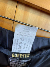 Load image into Gallery viewer, Size Medium Arc'teryx Black Women's Rain Pants