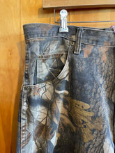 Load image into Gallery viewer, Size 38x30 Wrangler Men's Pants
