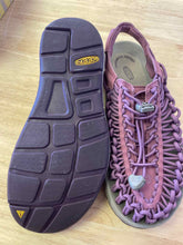 Load image into Gallery viewer, Shoe Size 7 Keen Purple Sandals