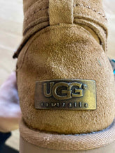 Load image into Gallery viewer, Shoe Size 8 UGG Brown Boots