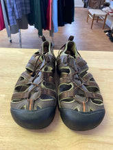 Load image into Gallery viewer, 12 Keen Men's Sandals