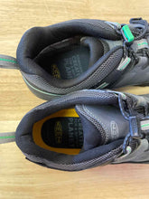 Load image into Gallery viewer, Shoe Size 38 Keen Grey Shoes