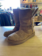 Load image into Gallery viewer, Shoe Size 8 UGG Brown Boots