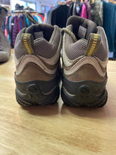 Load image into Gallery viewer, Shoe Size 7 Oboz Brown Hiking Boots