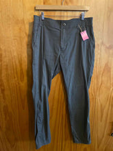 Load image into Gallery viewer, Size 33x32 Kuhl Men's Pants