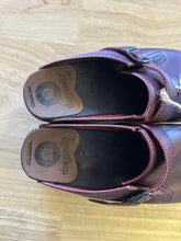 Load image into Gallery viewer, Women's Shoe Size 39 Troentorp Maroon Clogs