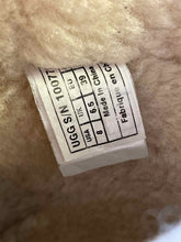 Load image into Gallery viewer, Shoe Size 8 UGG Brown Boots