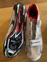 Load image into Gallery viewer, Scott Mens 9.5 Cycling Shoes