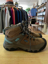 Load image into Gallery viewer, Women's Shoe Size 7 Keen Brown Hiking Boots