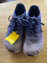 Load image into Gallery viewer, Shoe Size 9 Topo Purple Running Shoes