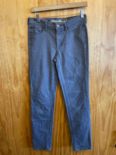 Load image into Gallery viewer, Size 4 Eddie Bauer Grey Women's Jeans