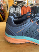 Load image into Gallery viewer, Shoe Size 9.5 Keen Blue Shoes