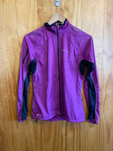 Load image into Gallery viewer, Women Size Small Pearl Izumi Purple Women's Windbreaker
