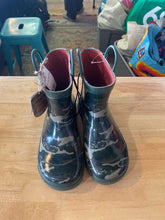 Load image into Gallery viewer, Child Size 2 Western Chief Boy's Footwear