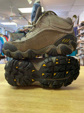 Load image into Gallery viewer, Shoe Size 7 Oboz Brown Hiking Boots