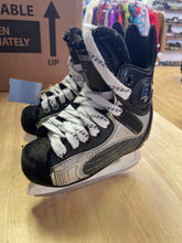 Load image into Gallery viewer, CCM 9 Ice Skates