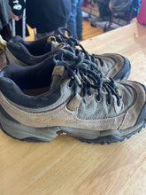 Load image into Gallery viewer, Women's Shoe Size 6.5 Columbia Brown Hiking Shoes