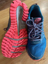 Load image into Gallery viewer, Women's Shoe Size 8.5 Asics Blue Trail Running Shoes