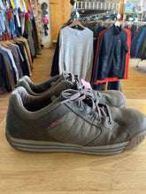 Load image into Gallery viewer, 13 Oboz Men's Hiking Shoes