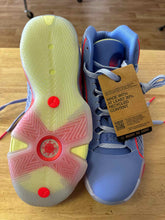 Load image into Gallery viewer, 10.5 Jordan Basketball Shoes