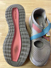 Load image into Gallery viewer, Women's Shoe Size 10 Columbia Taupe Water Shoes
