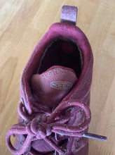 Load image into Gallery viewer, Shoe Size 7 Keen Burgundy Hiking Shoes