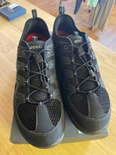 Load image into Gallery viewer, 9.5 Ecco Men's Running Shoes
