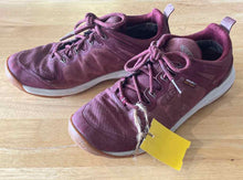 Load image into Gallery viewer, Shoe Size 7 Keen Burgundy Hiking Shoes