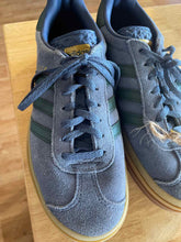 Load image into Gallery viewer, Shoe Size 7.5 Adidas Blue Shoes