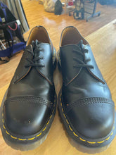 Load image into Gallery viewer, 9 Dr. Marten's Men's Shoes