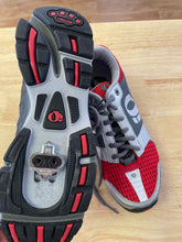 Load image into Gallery viewer, Pearl Izumi Mens 39 Cycling Shoes